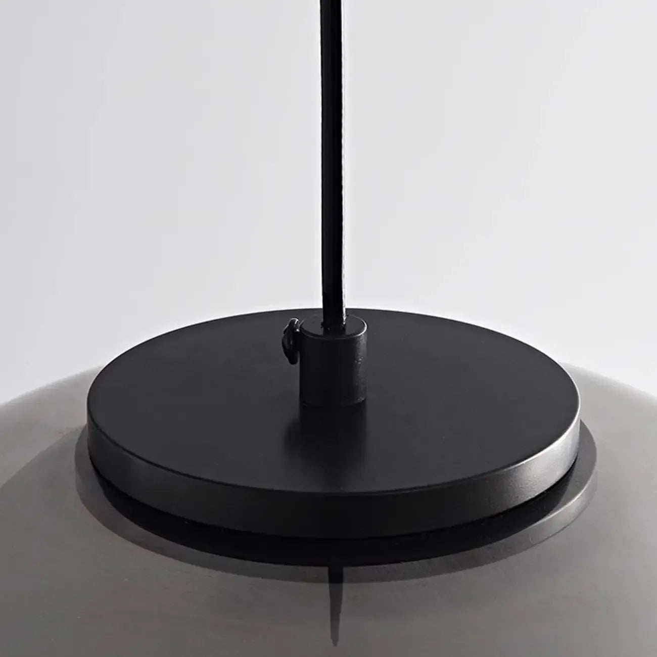 Suspension LED en verre laiteux style nordique pour salon