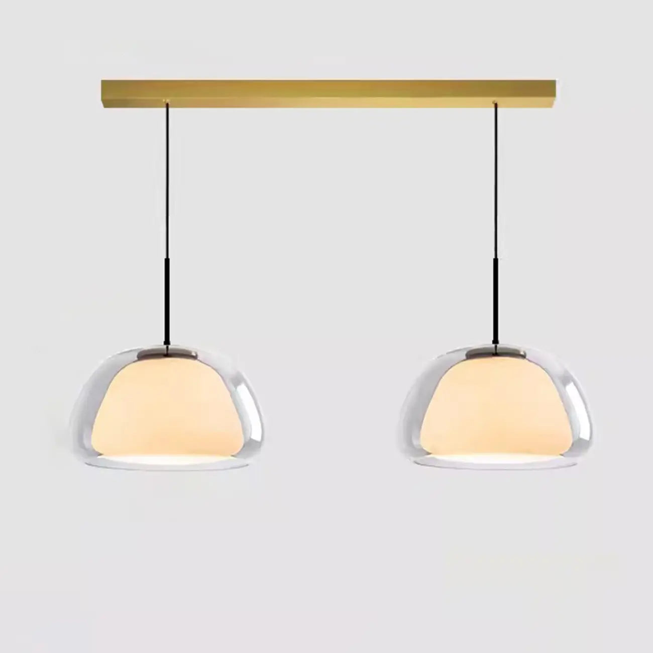 Suspension élégante en verre opalin LED au design raffiné