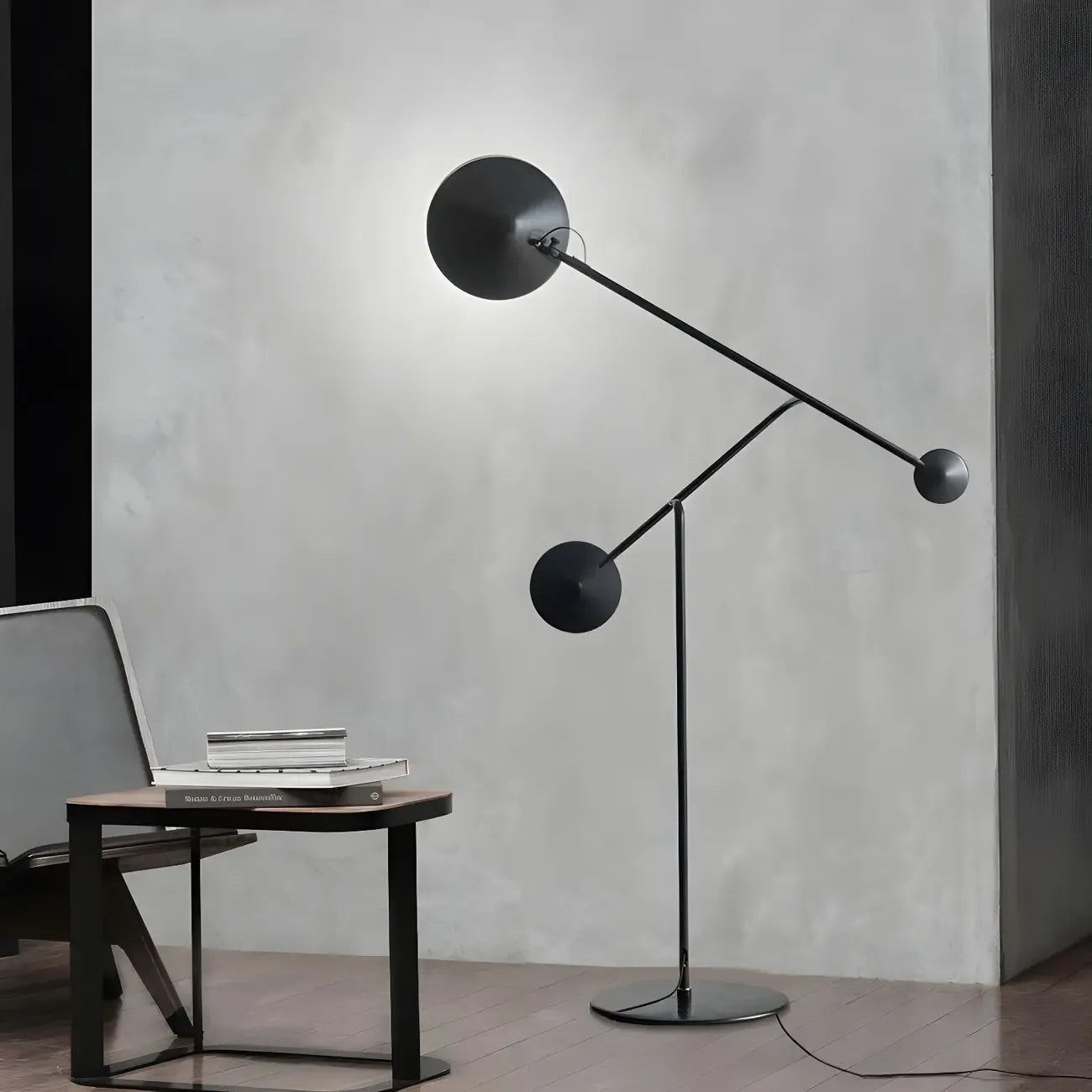 Lampadaire LED noir unique avec bras articulé pour salon