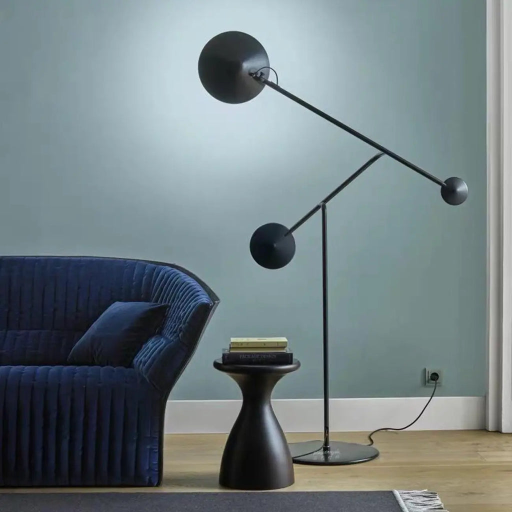 Lampadaire LED noir unique avec bras articulé pour salon