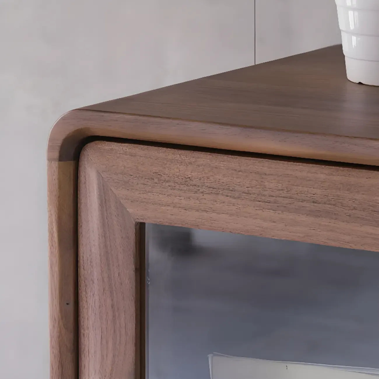 Meuble d'appoint marron à 2 tiroirs de style milieu du siècle avec porte à gaz