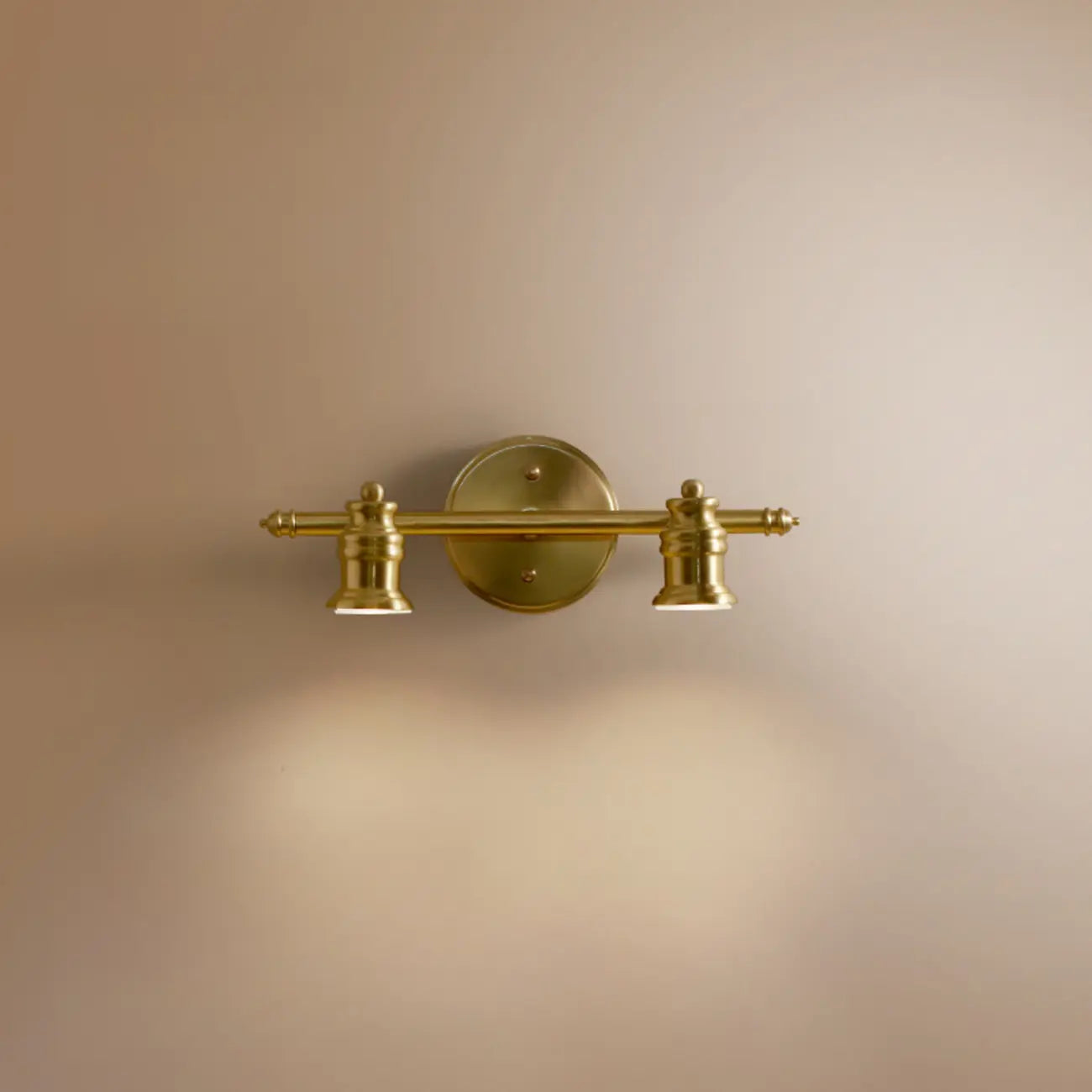 Applique murale vintage à 3 lumières pour salle de bain, au-dessus du miroir.