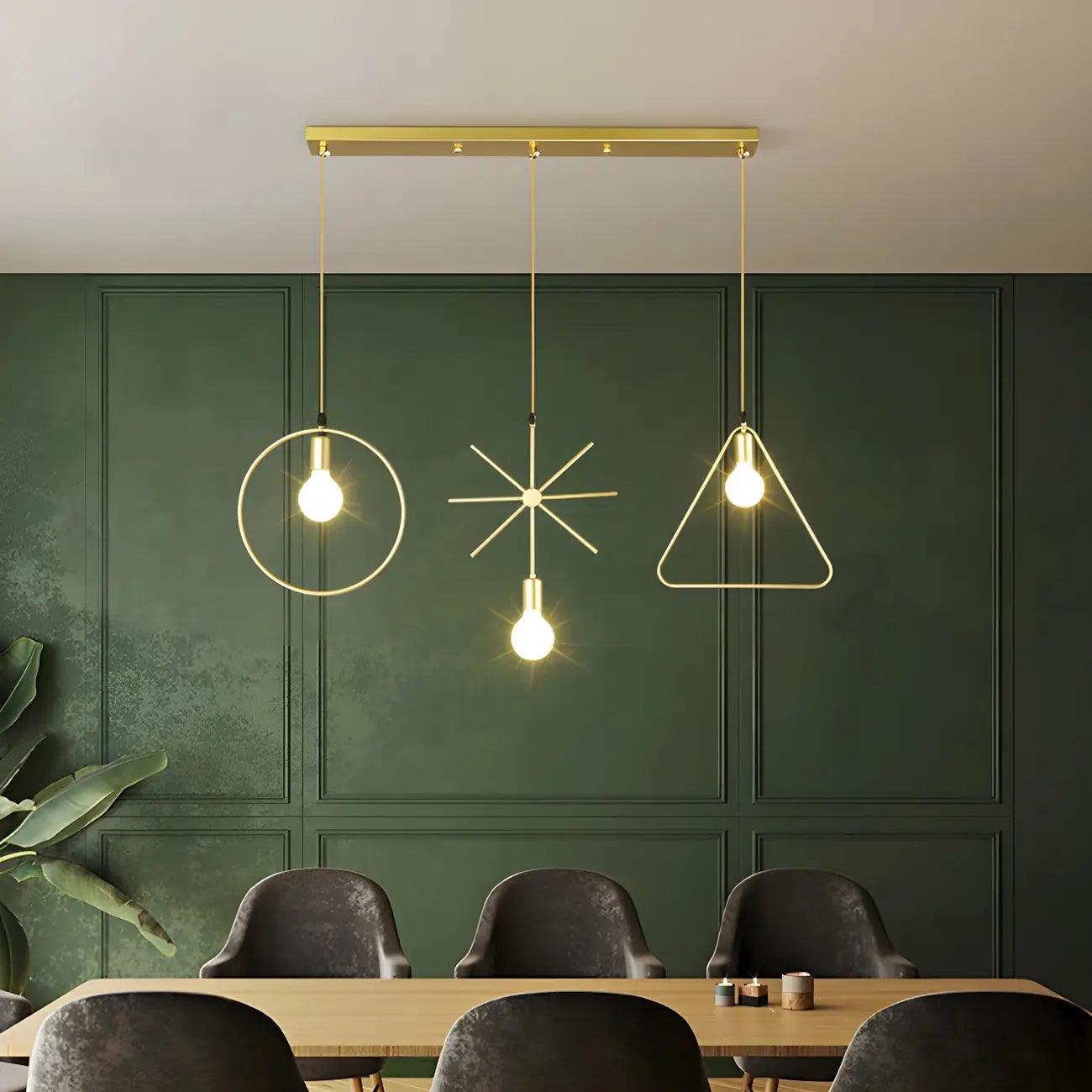 Luminaire îlot en métal géométrique industriel doré à 3 lumières