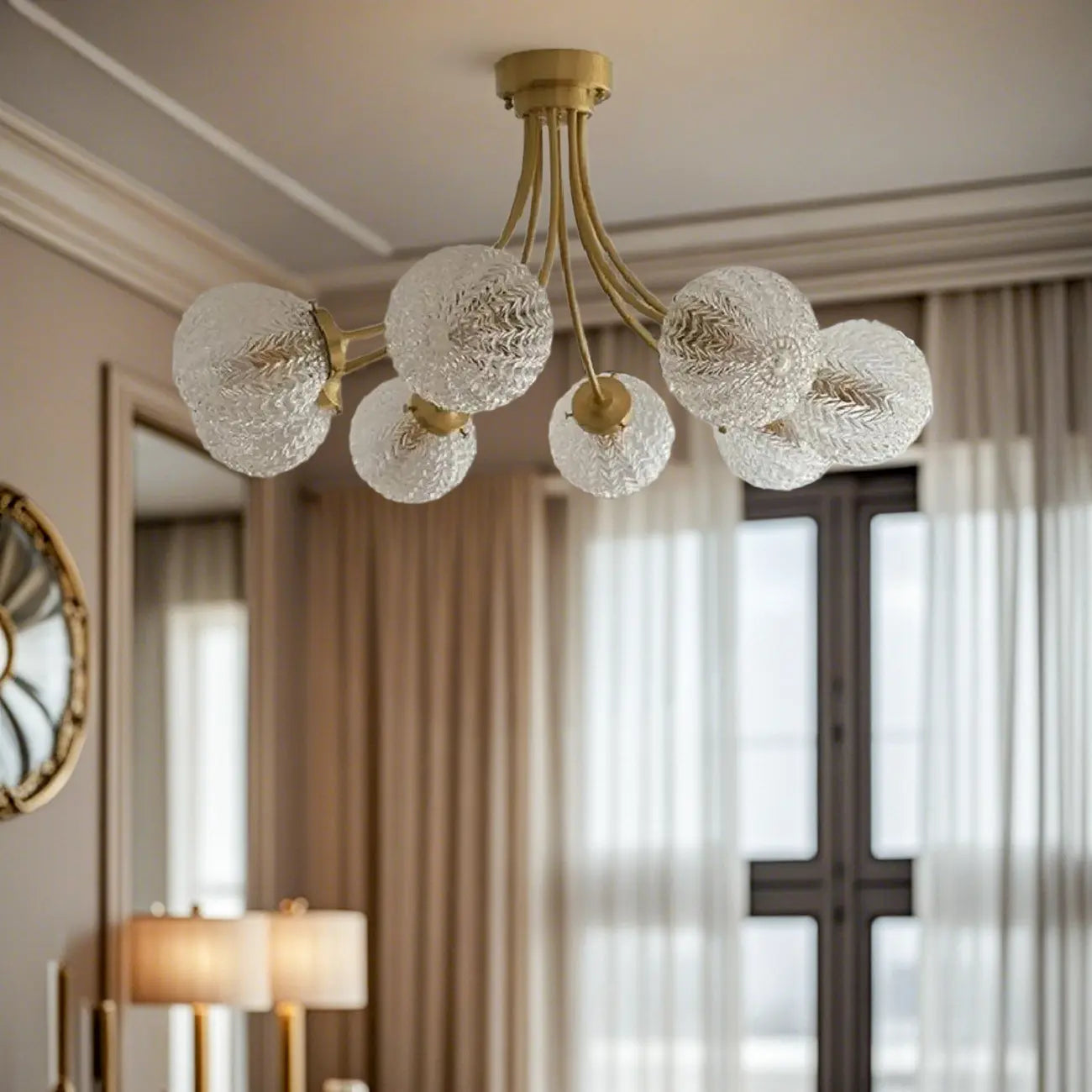 Plafonnier semi-encastré élégant à 6 globes en verre doré