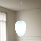 Suspension design en résine crème effet galet pour salle à manger