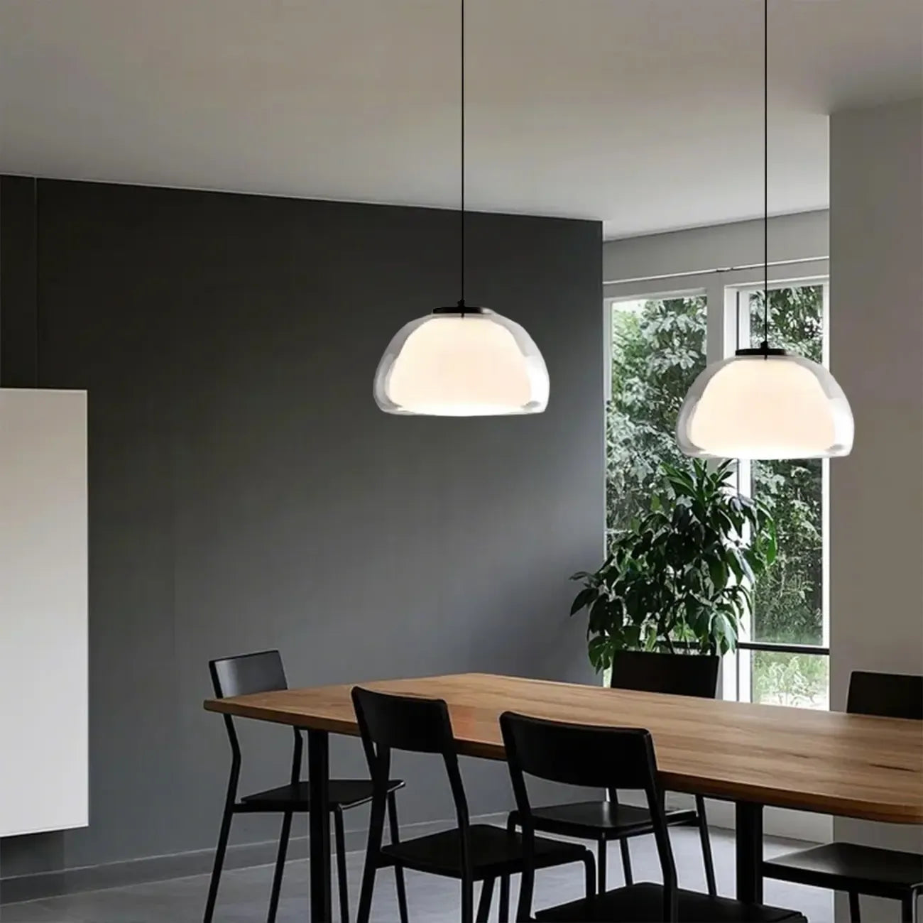 Suspension LED en verre laiteux style nordique pour salon