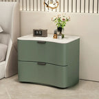 Table de chevet moderne à deux tiroirs avec plateau en pierre ondulée et revêtement en cuir.