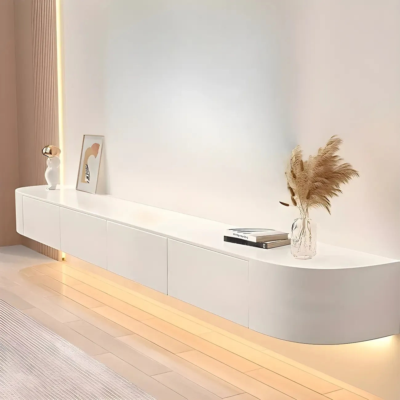 Meuble TV suspendu en bois blanc de style glamour avec tiroirs et étagères