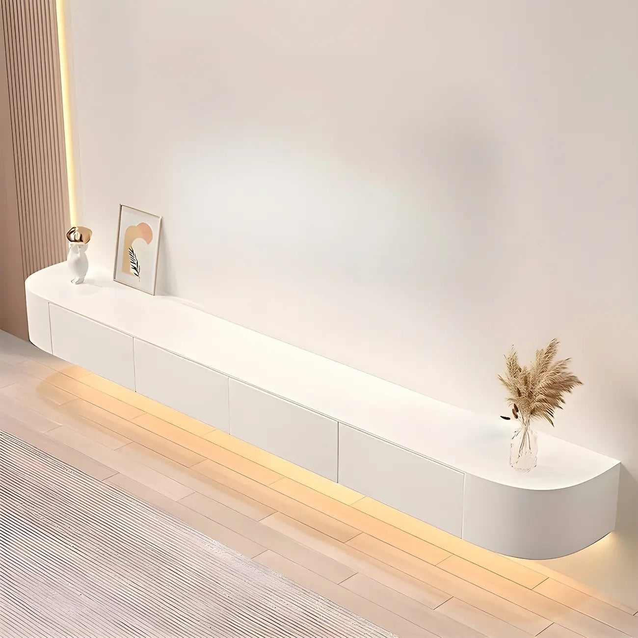 Meuble TV suspendu en bois blanc de style glamour avec tiroirs et étagères