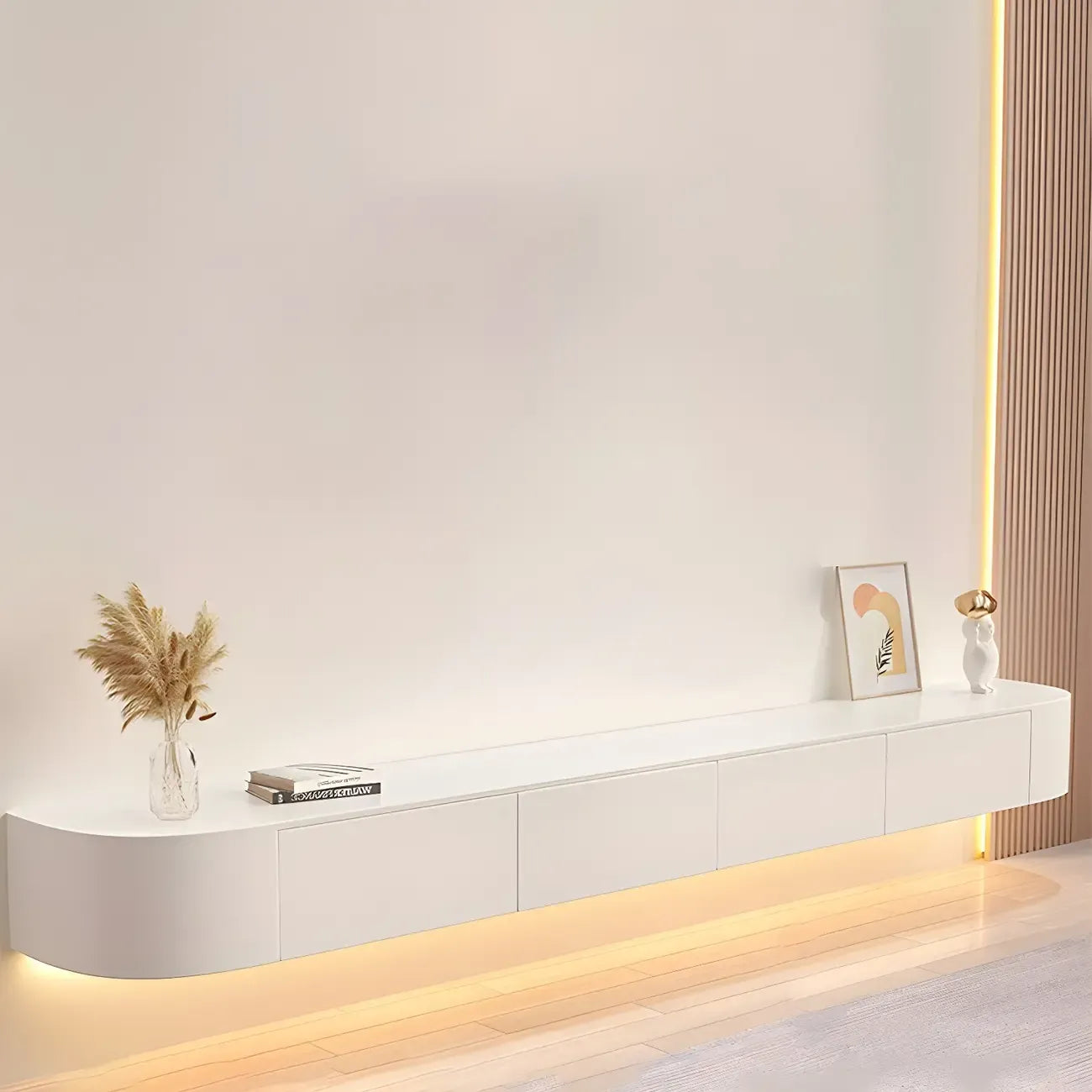 Meuble TV suspendu en bois blanc de style glamour avec tiroirs et étagères