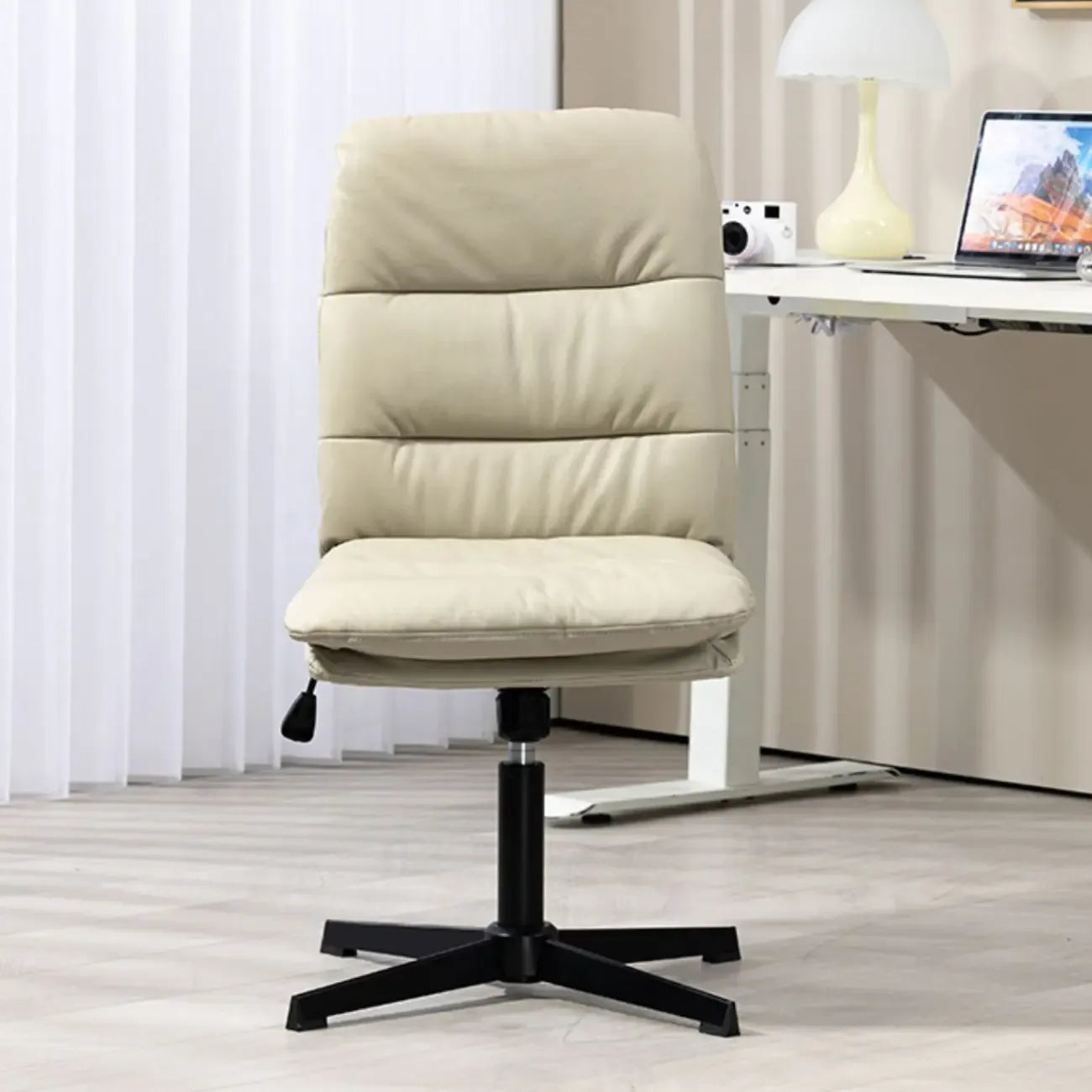 Fauteuils de bureau pivotants en cuir blanc avec verrouillage d'inclinaison