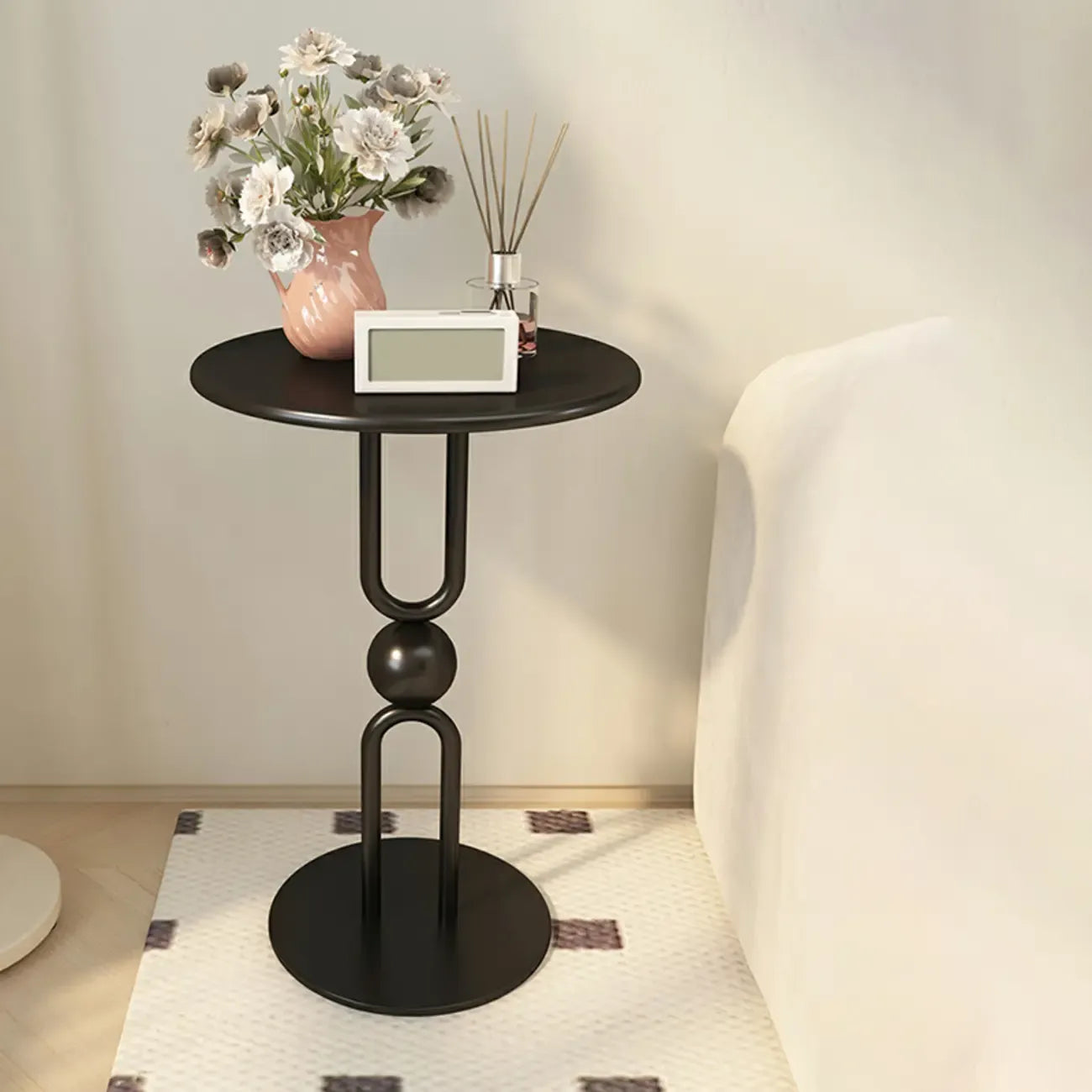 Table d'appoint ronde en métal noir brillant pour salon