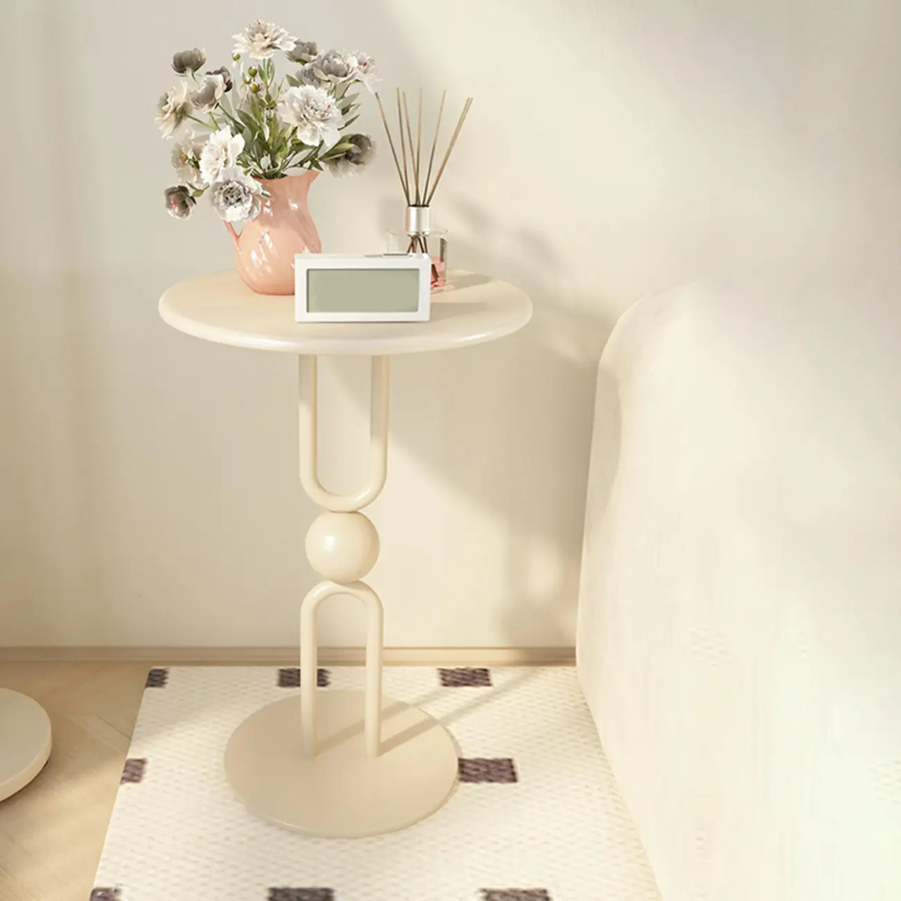 Table d'appoint ronde en métal noir brillant pour salon