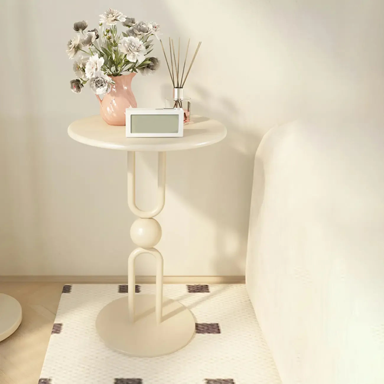 Table d'appoint ronde en métal noir brillant pour salon