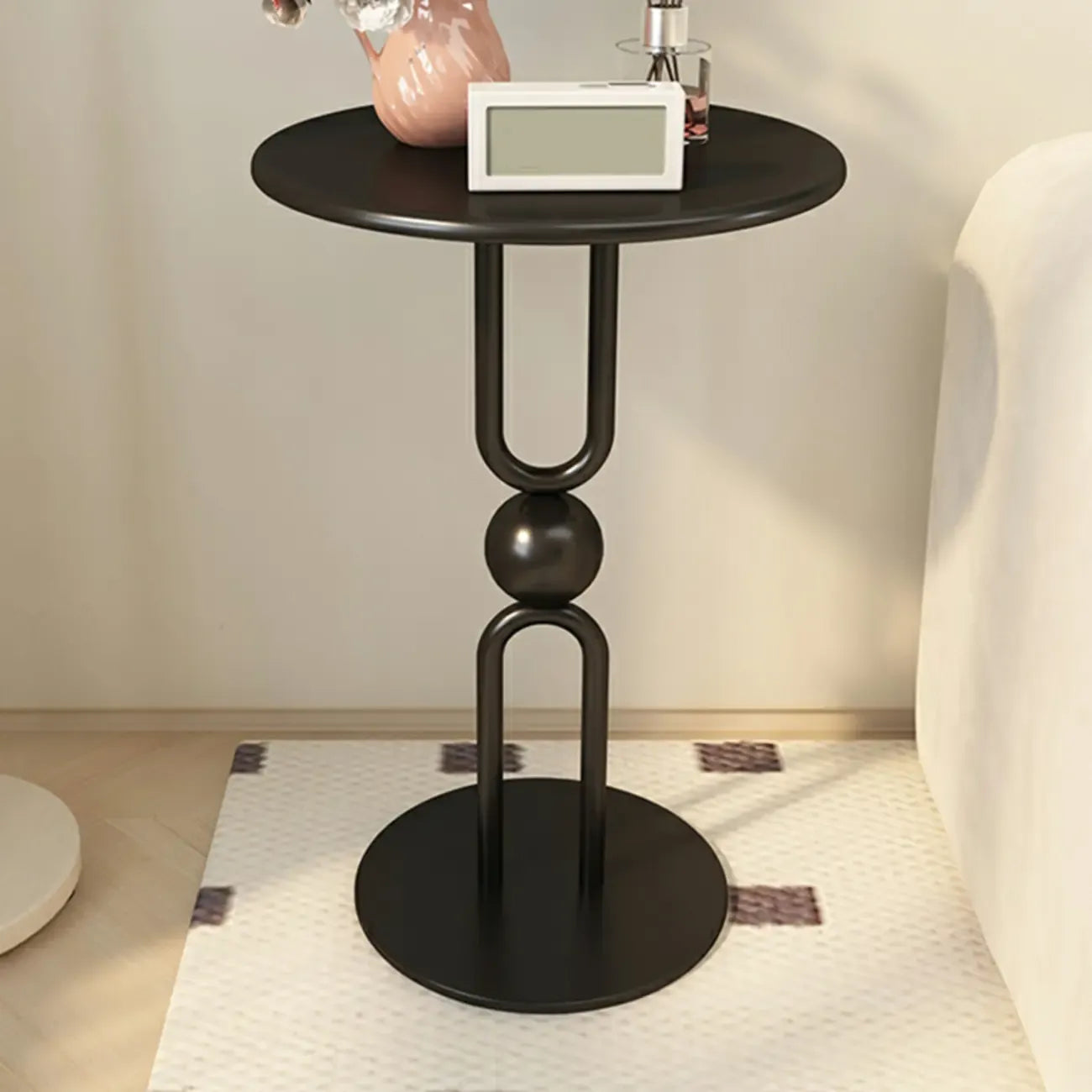 Table d'appoint ronde en métal noir brillant pour salon