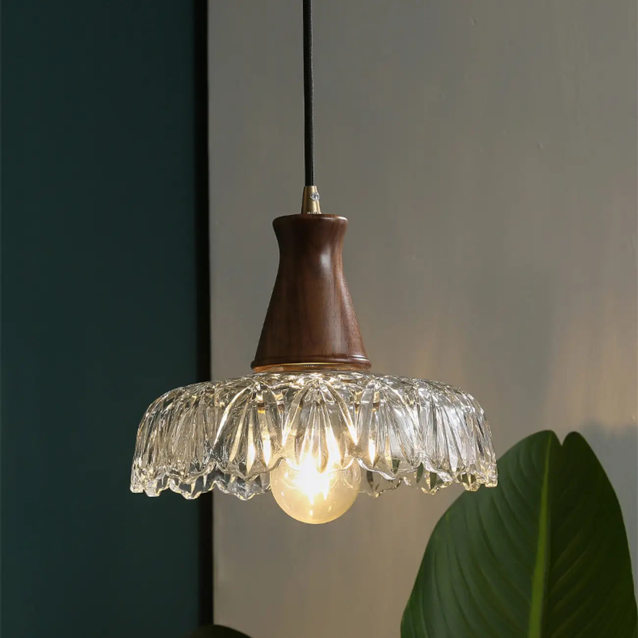 Suspension lumineuse réglable en verre en forme de fleur pour salon