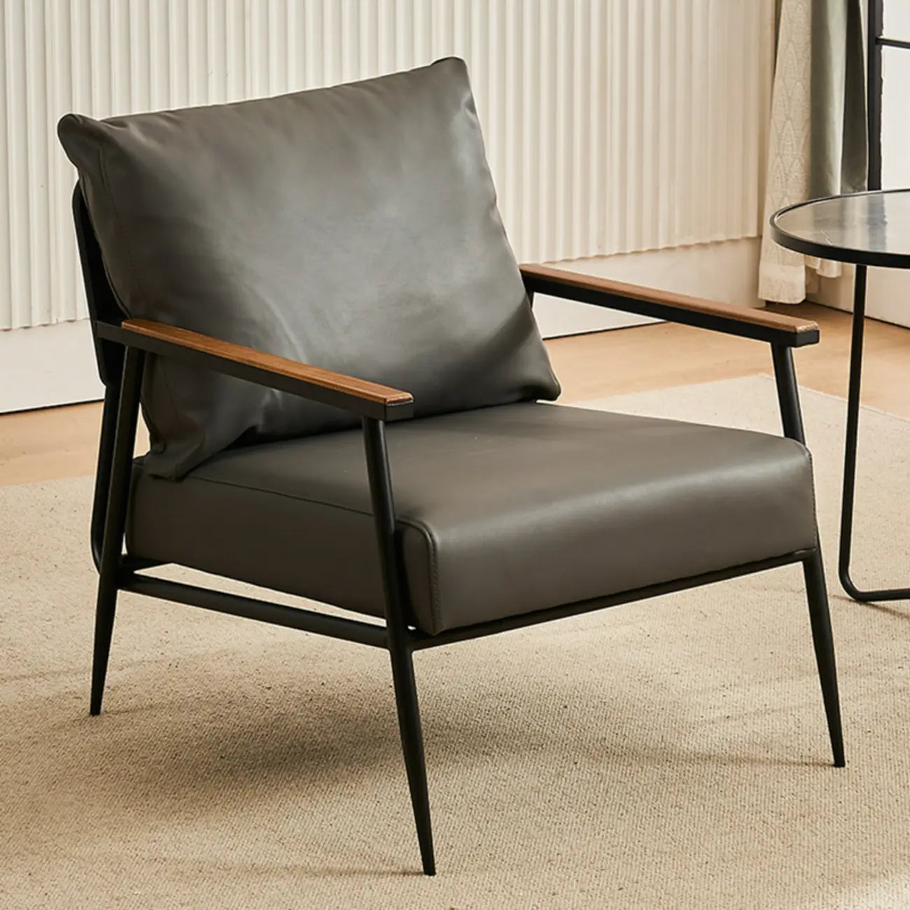 Fauteuil d'appoint en cuir résistant avec coussin