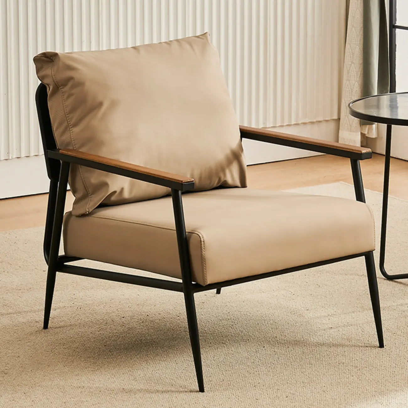 Fauteuil d'appoint en cuir résistant avec coussin
