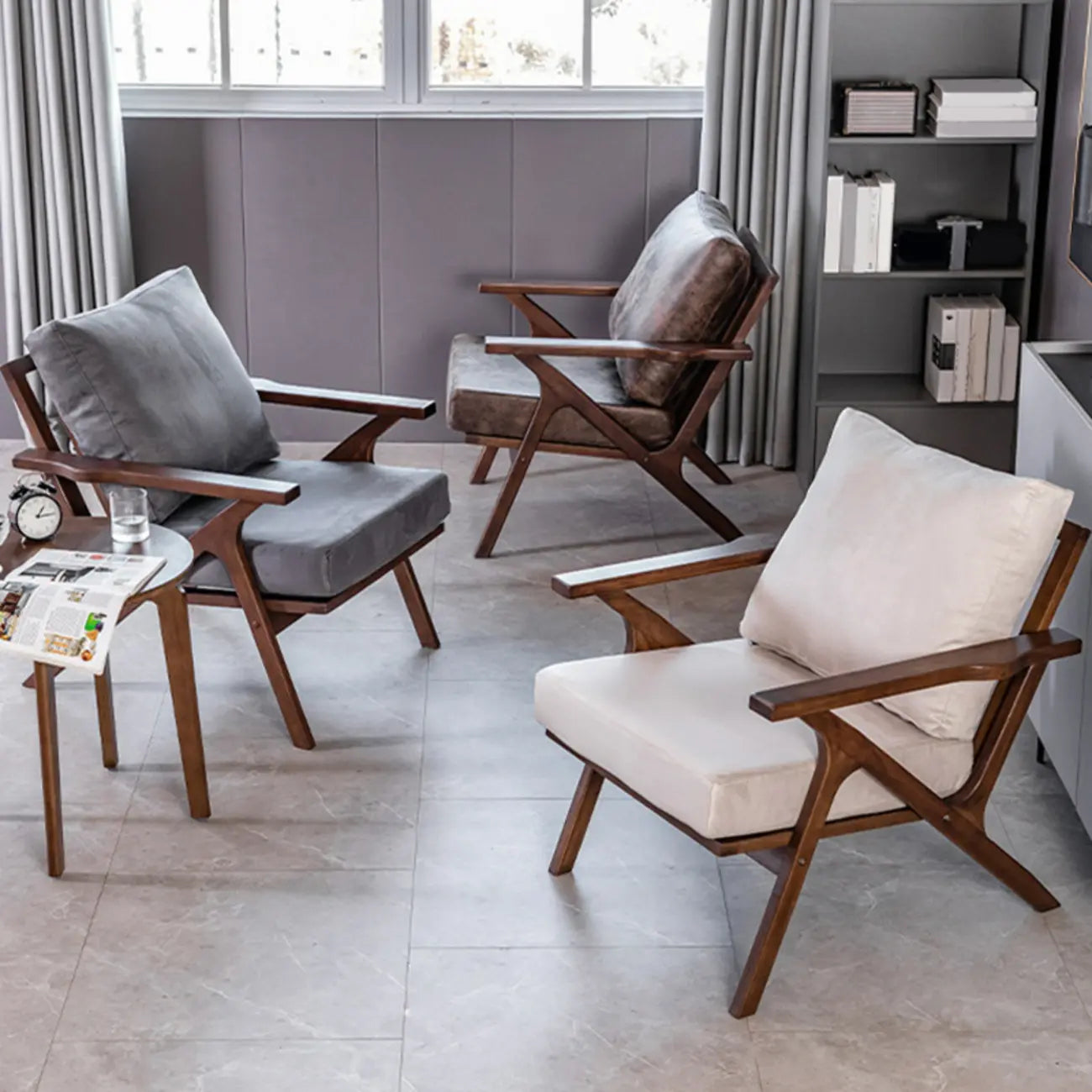 Fauteuil moderne en bois massif marron pour salon