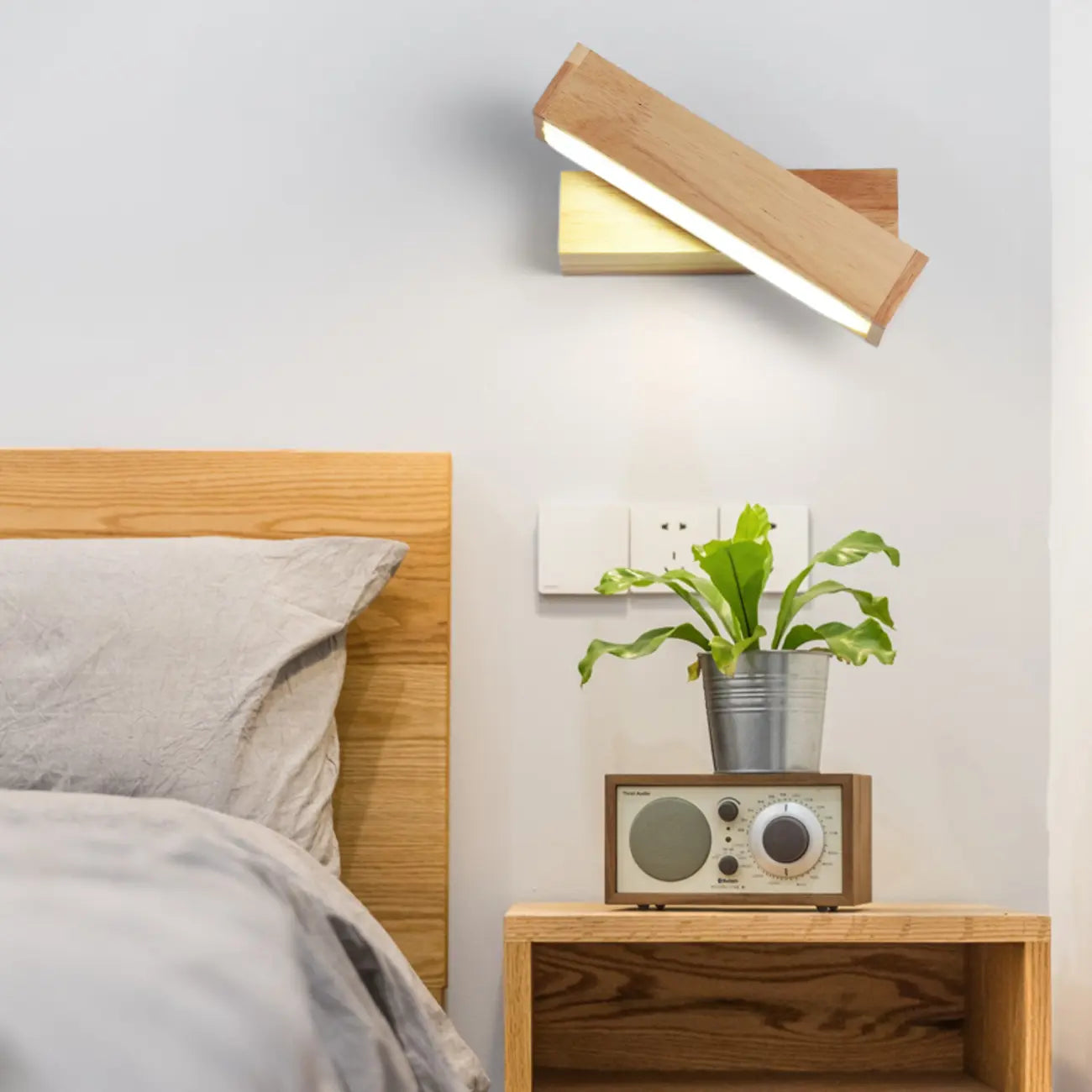 Applique murale LED linéaire rotative en bois pour la décoration de chevet