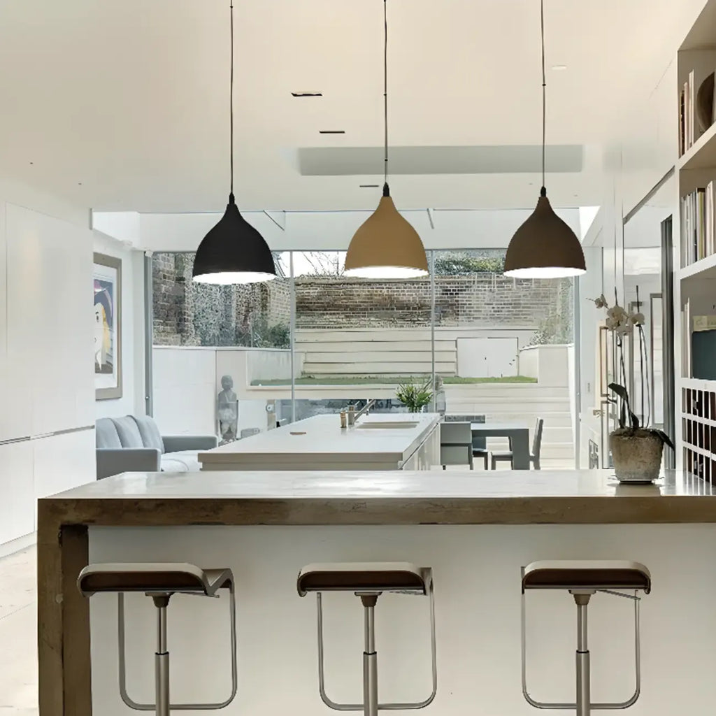 Suspension moderne incurvée et conique réglable pour îlot de cuisine