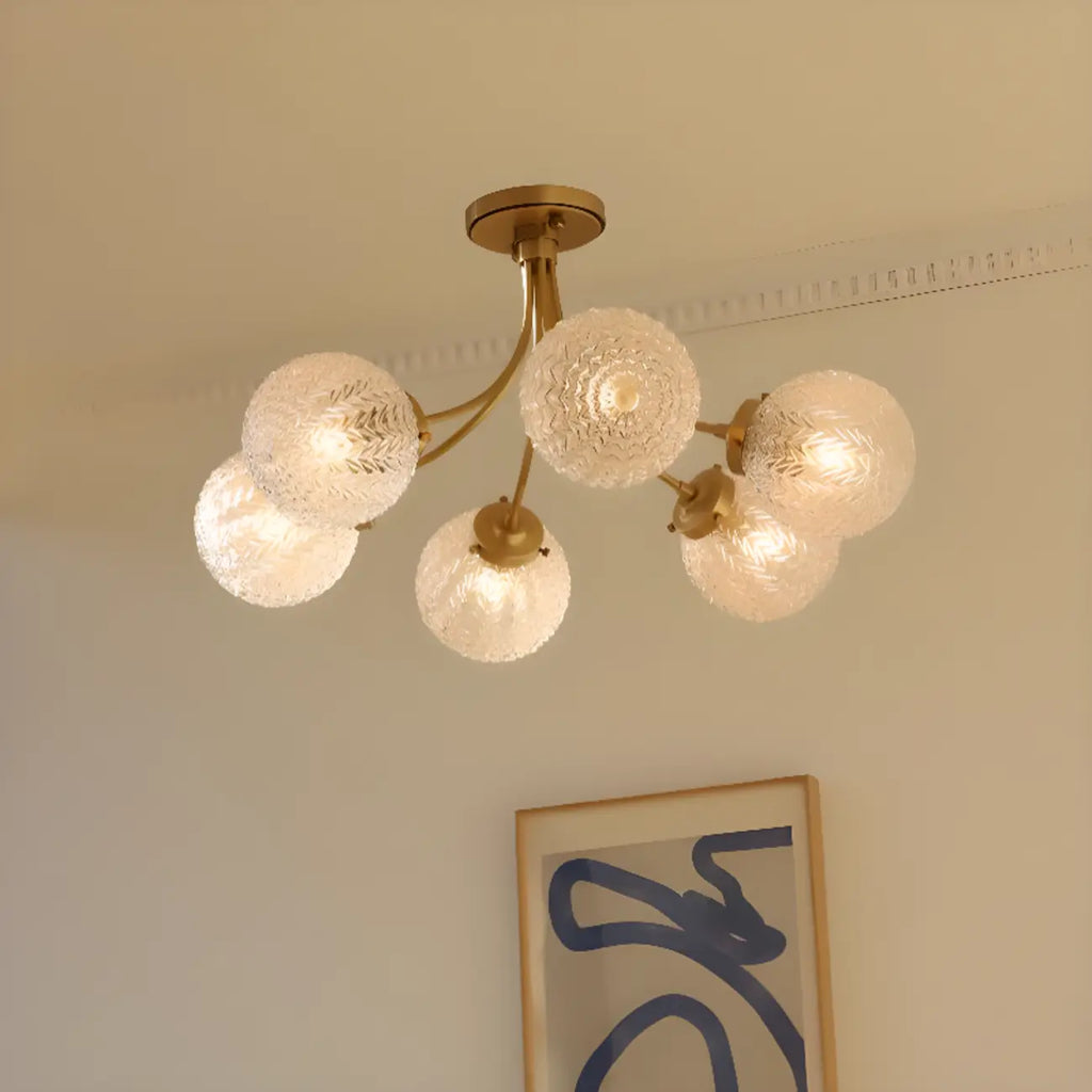 Plafonnier semi-encastré élégant à 6 globes en verre doré