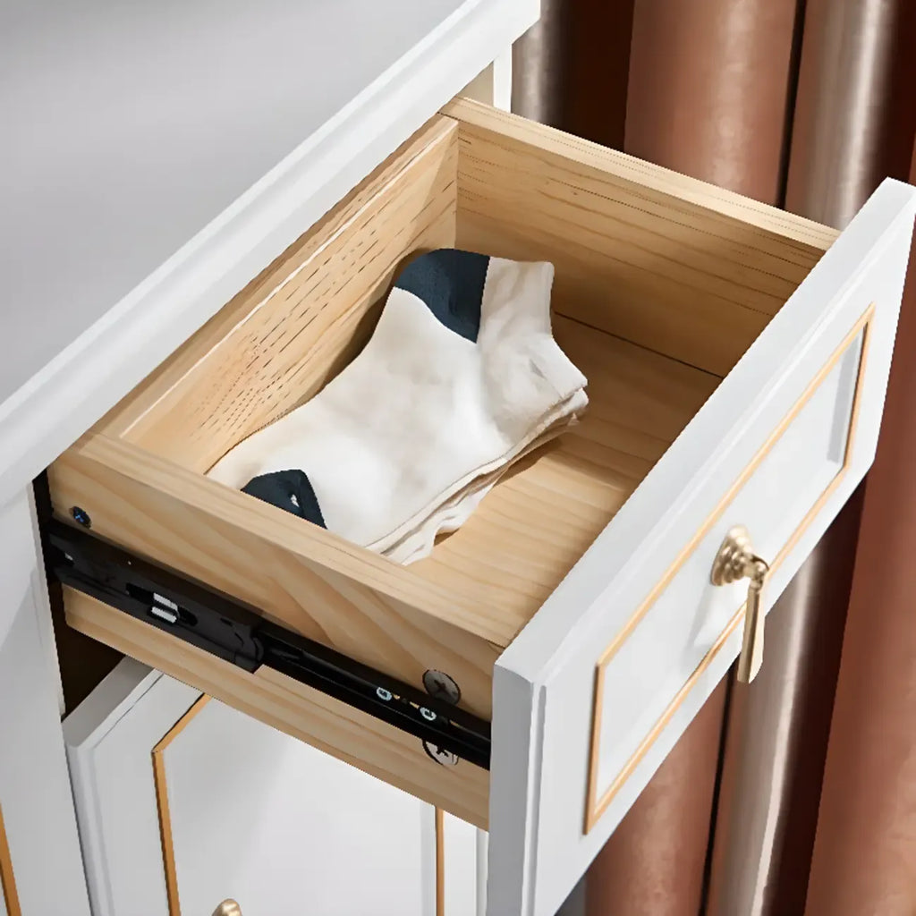 Meuble à chaussures en bois gris avec façade rabattable et étagères réglables