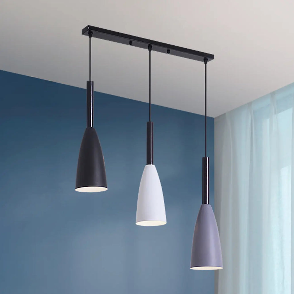 Suspension moderne conique en métal à 3 lumières pour îlot de cuisine
