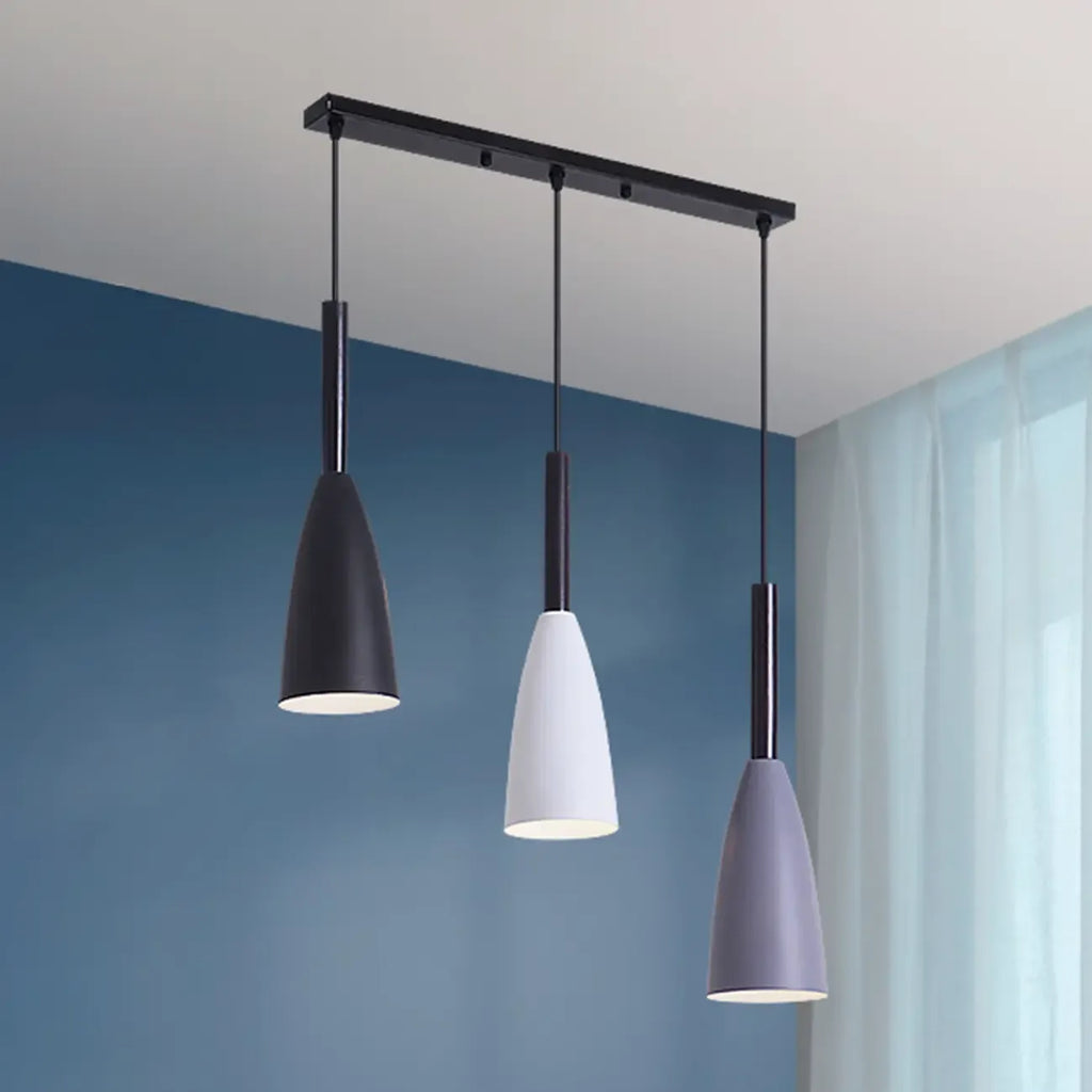 Suspension moderne conique en métal à 3 lumières pour îlot de cuisine