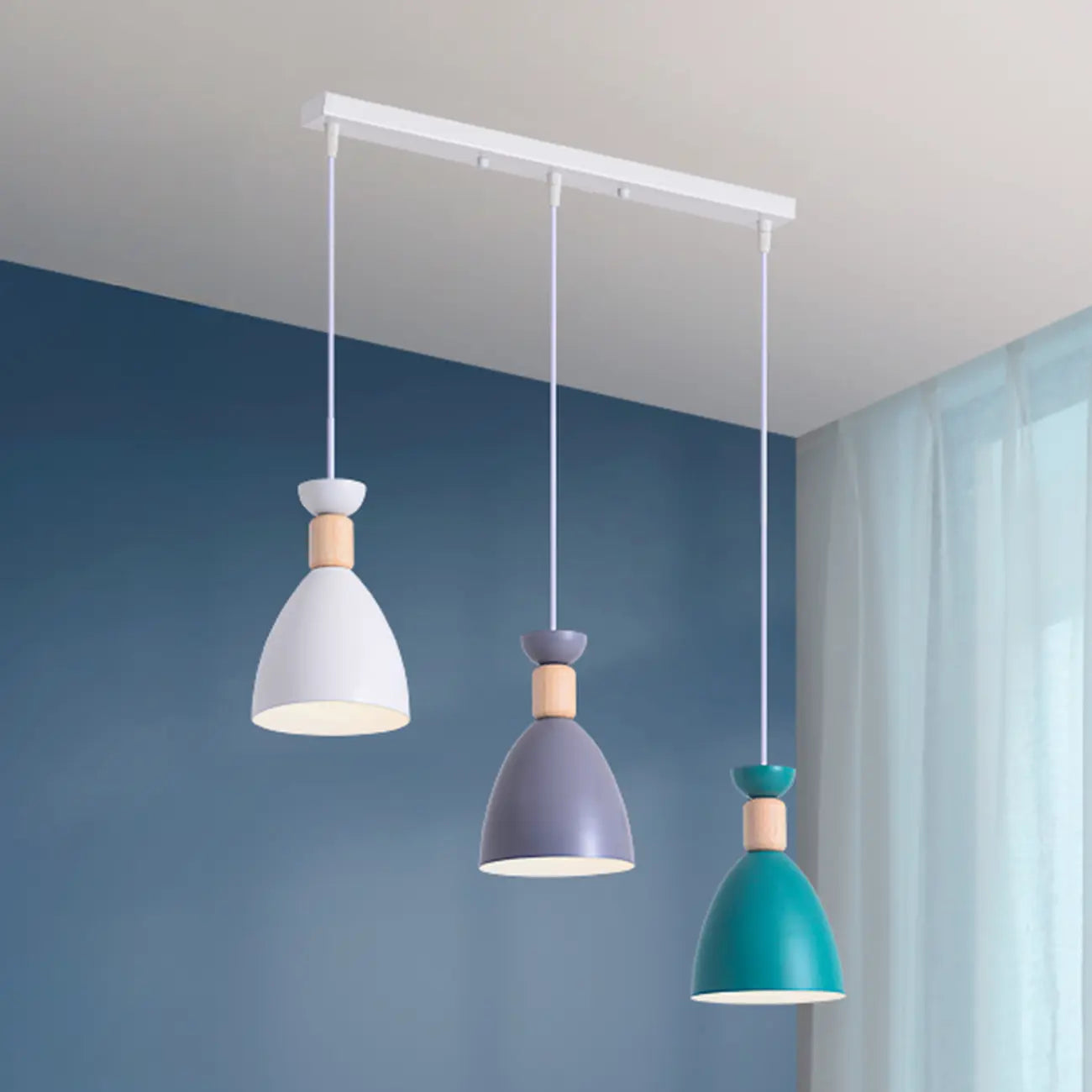 Suspension moderne conique en métal à 3 lumières pour îlot de cuisine