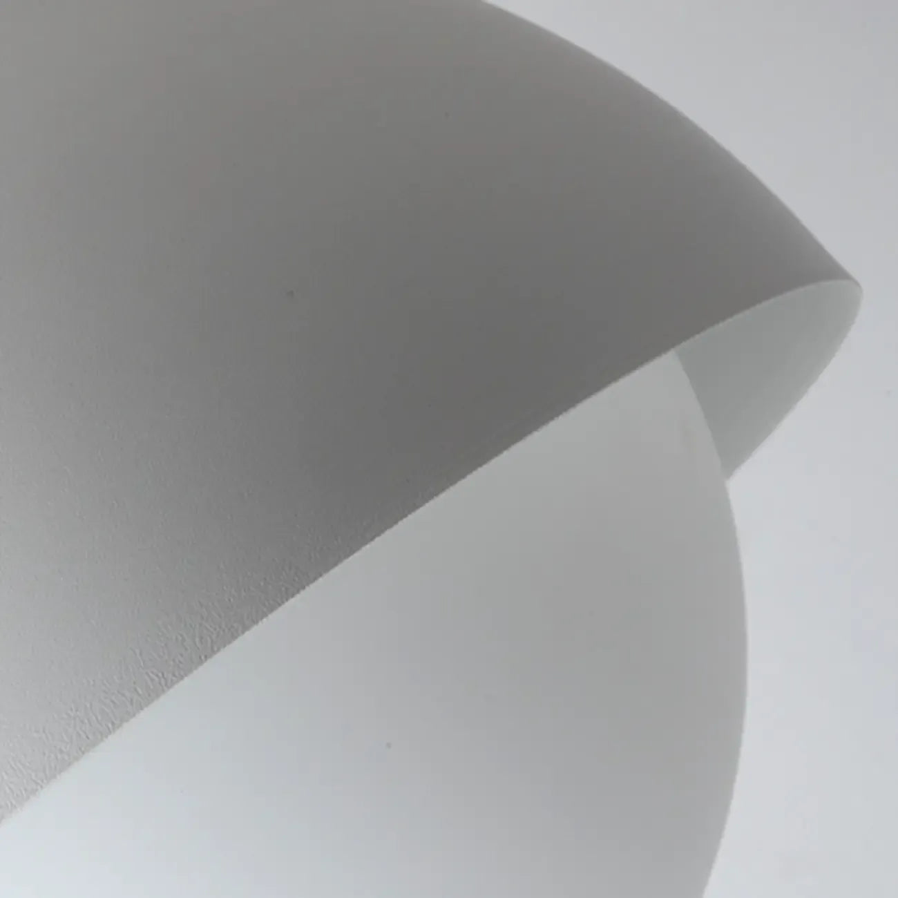 Plafonnier semi-encastré minimaliste à abat-jour mini dôme