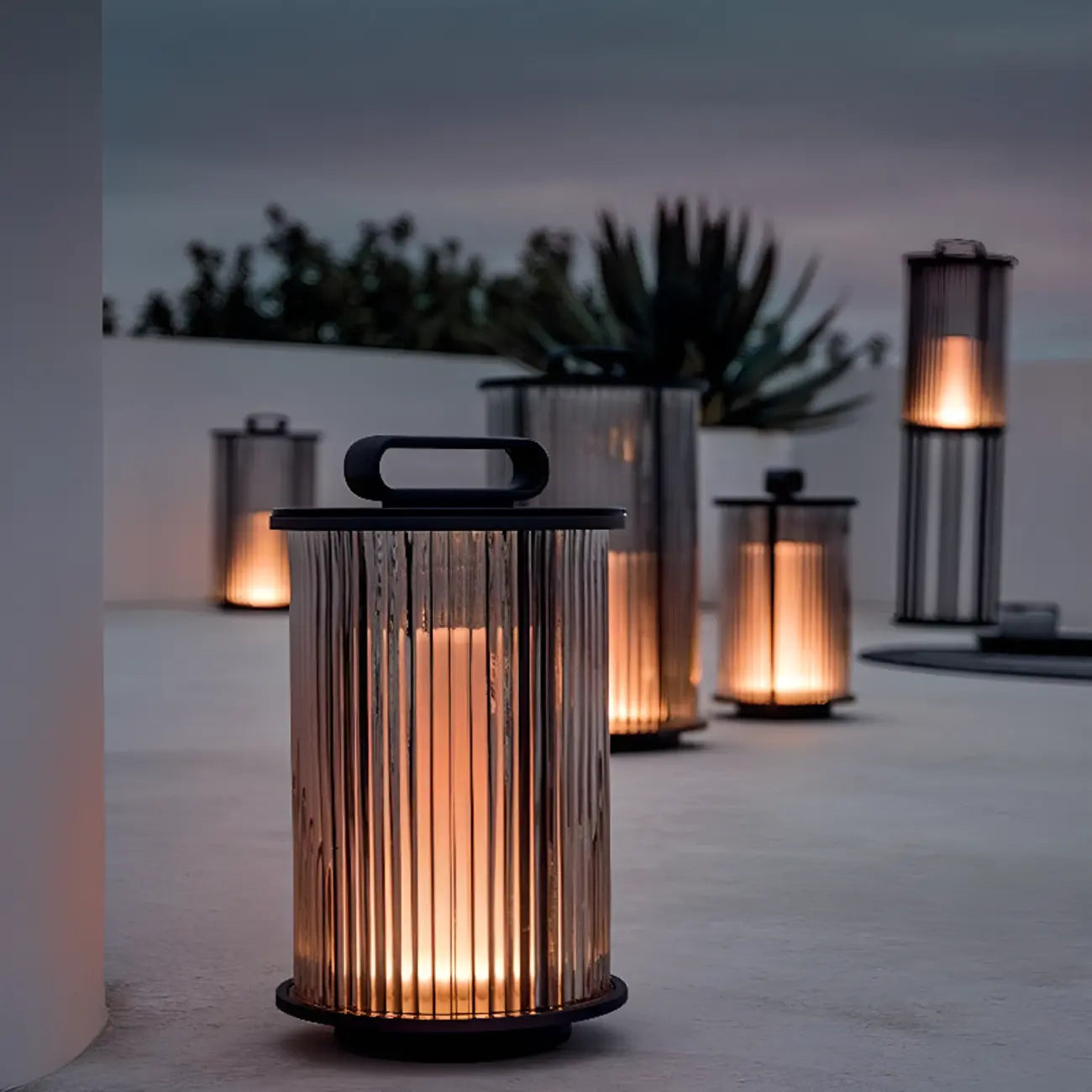 Lampes solaires portables cylindriques verticales pour poteaux d'extérieur