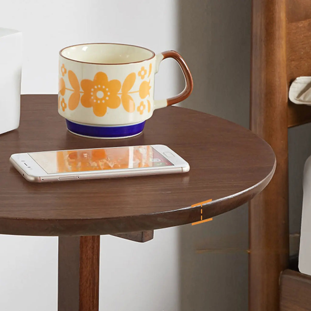 Table d'appoint ronde en bois marron avec piètement tripode et rangement