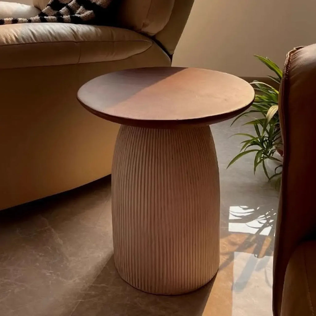Table d'appoint ronde marron sur pied pour salon