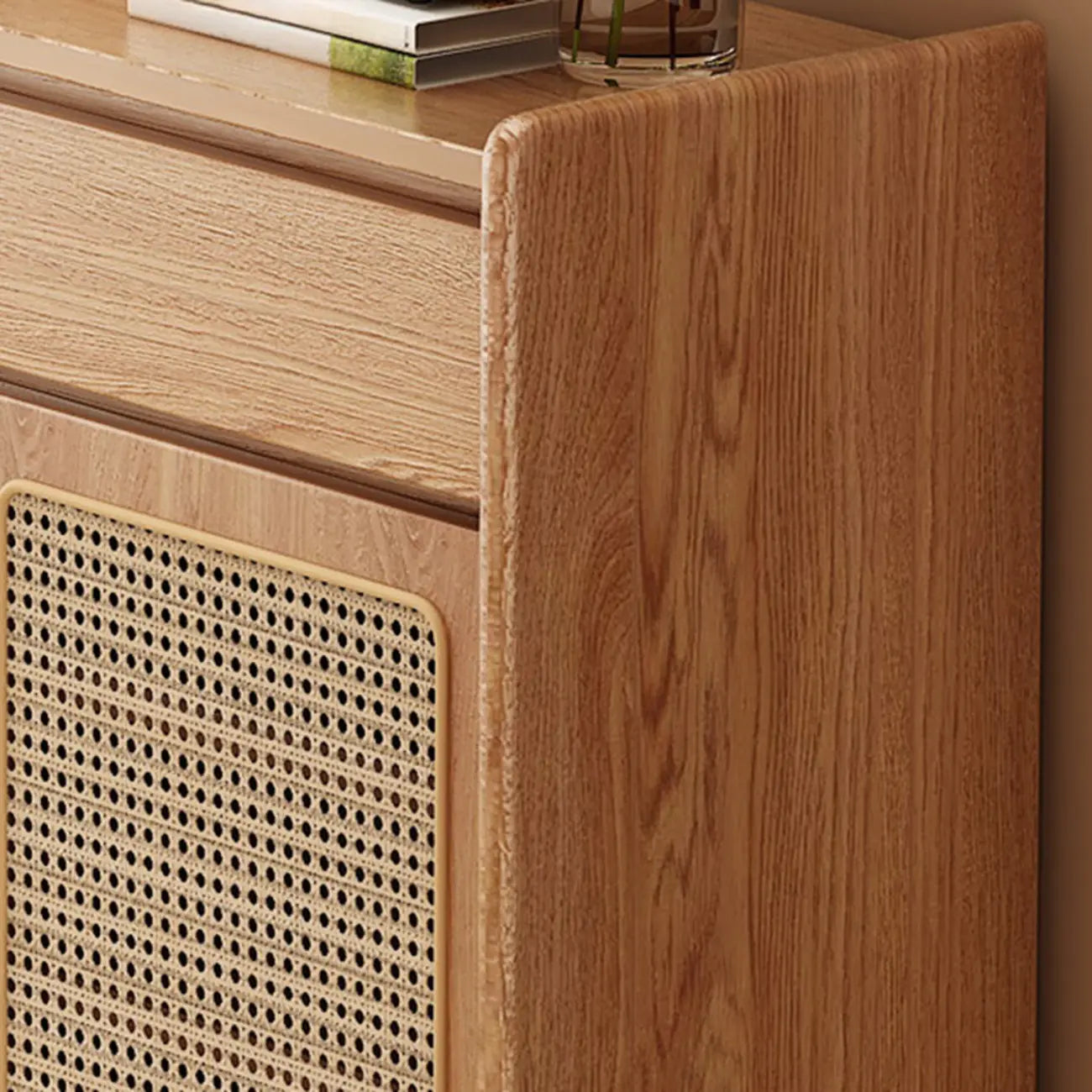 Meuble à chaussures bohème en rotin et chêne naturel