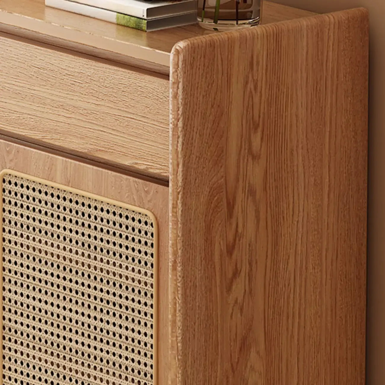 Meuble à chaussures bohème en rotin et chêne naturel