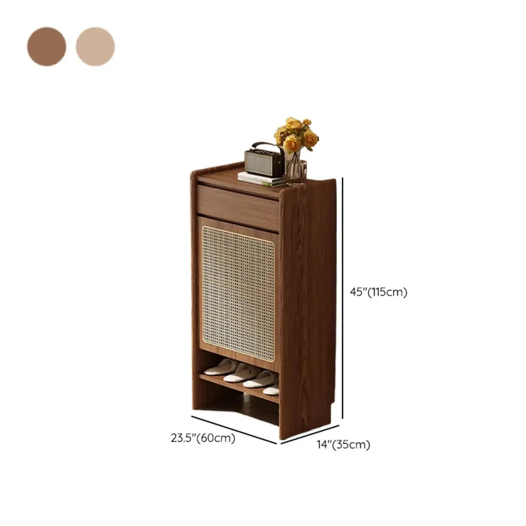 Meuble à chaussures bohème en rotin et chêne naturel