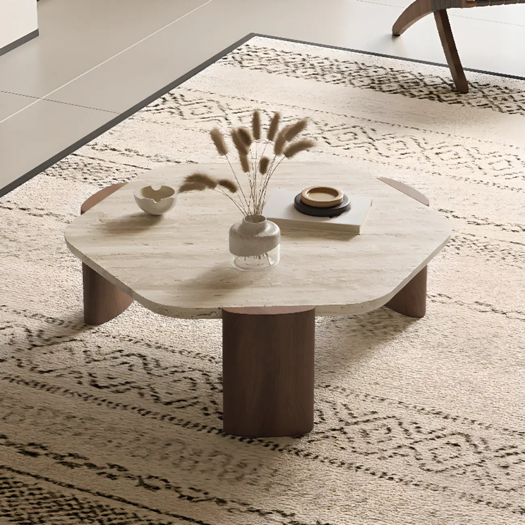 Table basse moderne hexagonale/ronde avec plateau en travertin beige.