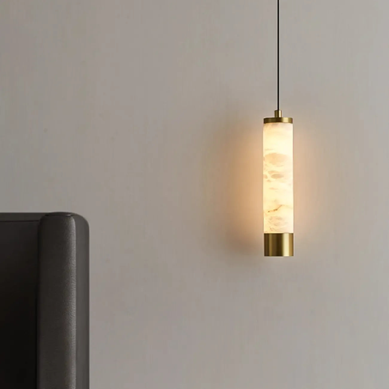 Suspension cylindrique en pierre blanche réglable