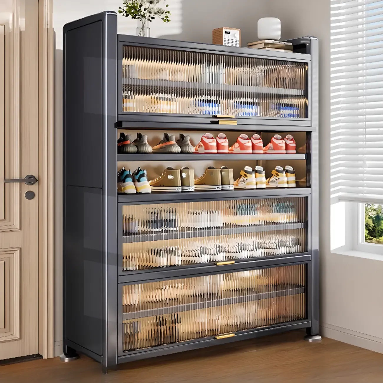 Étagère à chaussures en métal gris anthracite avec porte rabattable réglable