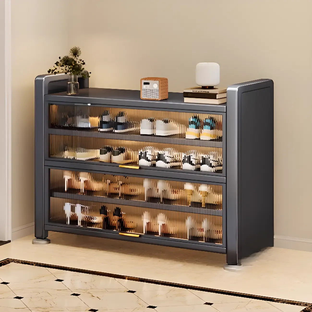 Étagère à chaussures en métal gris anthracite avec porte rabattable réglable