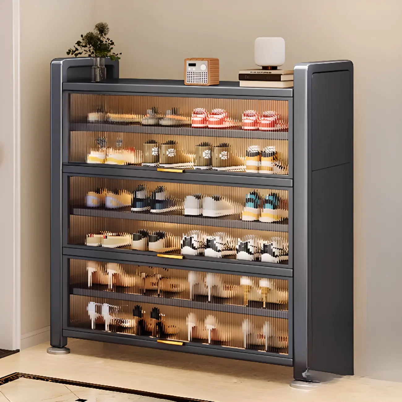 Étagère à chaussures en métal gris anthracite avec porte rabattable réglable