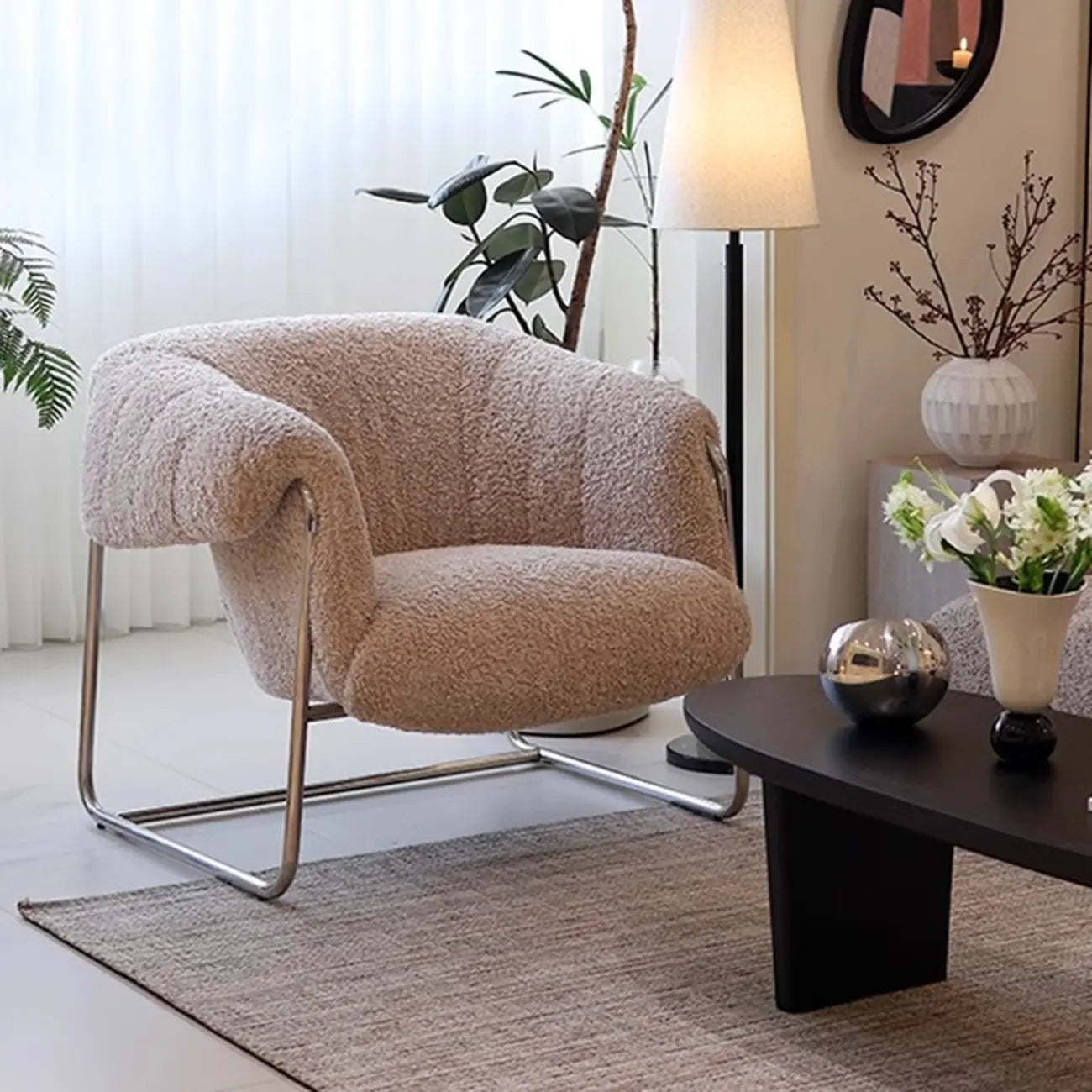 Fauteuil d'appoint Sherpa moderne et simple avec accoudoirs