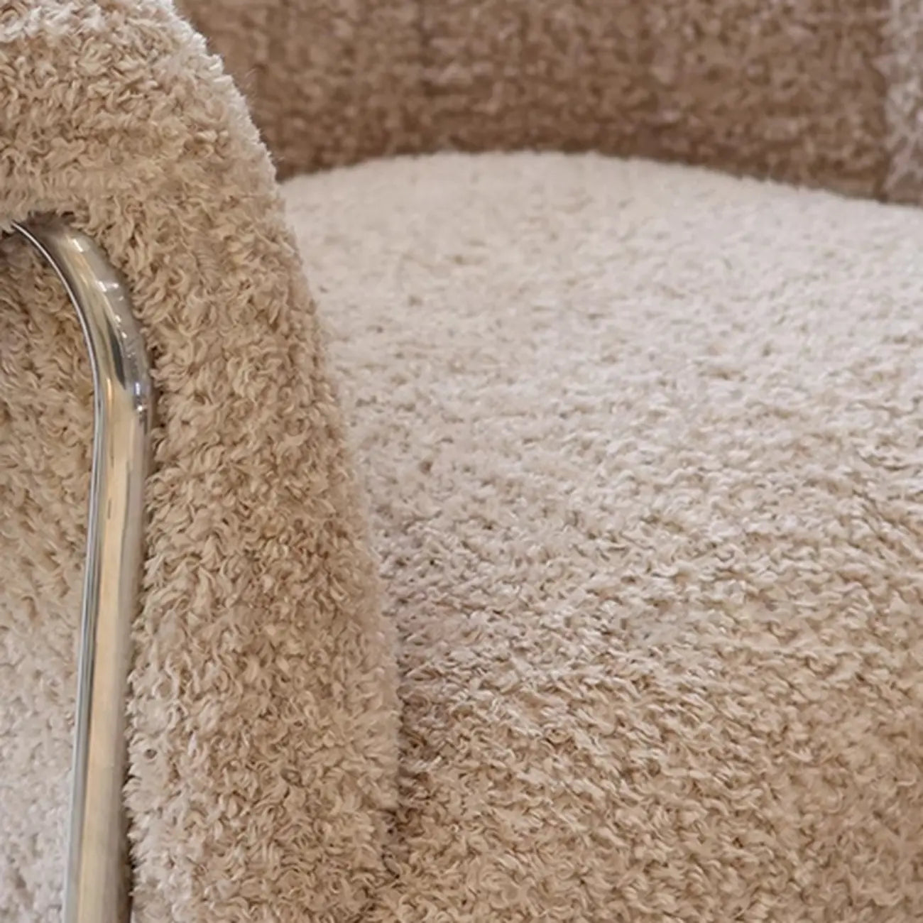 Fauteuil d'appoint Sherpa moderne et simple avec accoudoirs