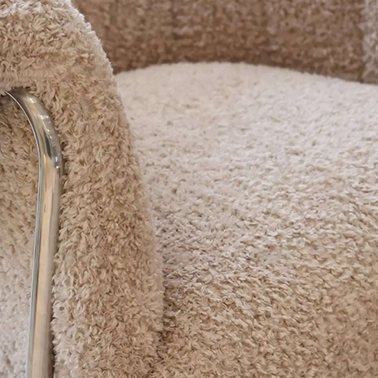 Fauteuil d'appoint Sherpa moderne et simple avec accoudoirs