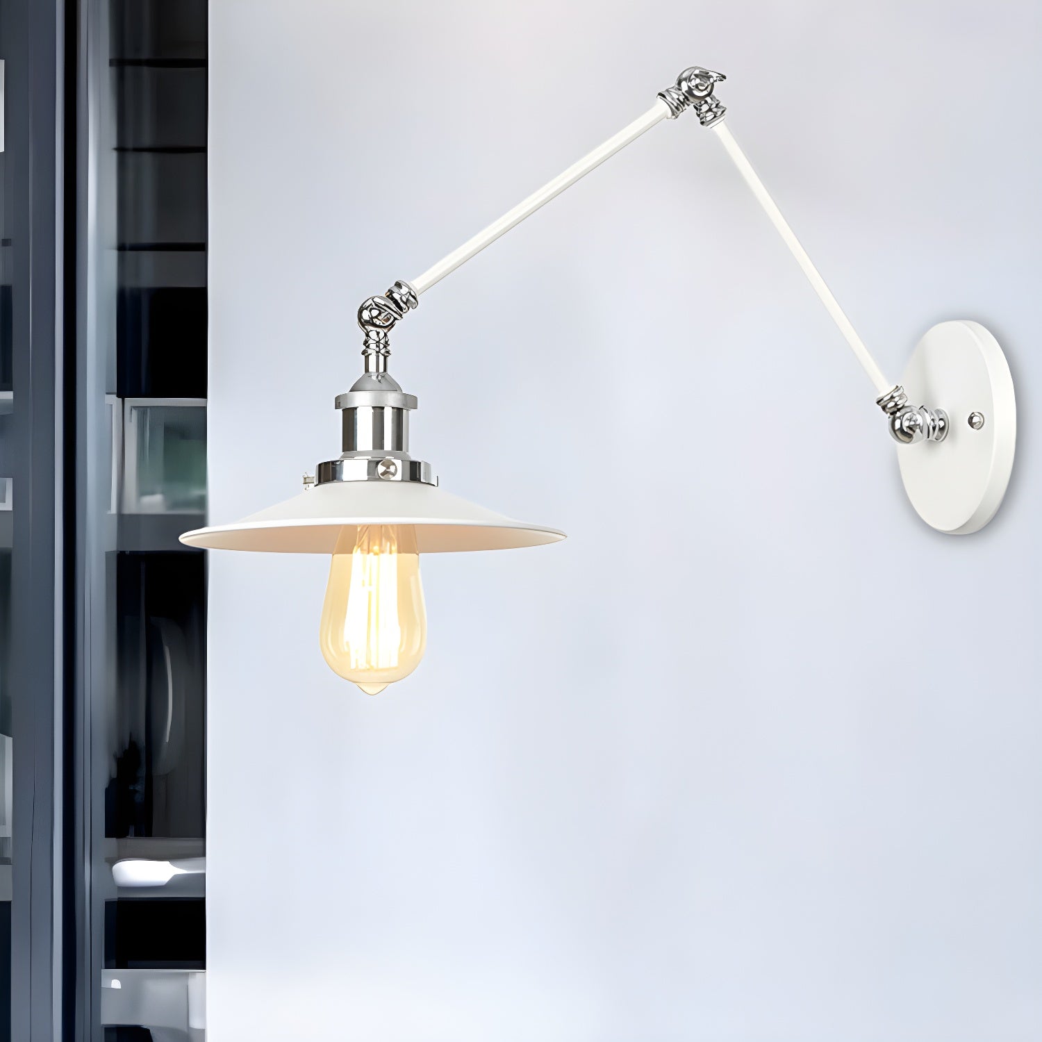 Applique murale en métal blanc à bras articulé réglable avec abat-jour interchangeable