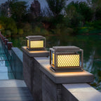 Lampadaires solaires extérieurs en métal à grille lumineuse tricolore