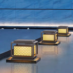 Lampadaires solaires extérieurs en métal à grille lumineuse tricolore