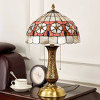 Lampe de table en laiton antique à deux lumières, en forme de dôme et verre coloré